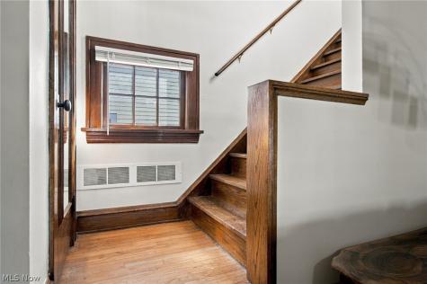 17705 Sedalia Avenue Cleveland OH 44135