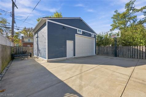 17705 Sedalia Avenue Cleveland OH 44135
