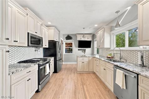 17705 Sedalia Avenue Cleveland OH 44135