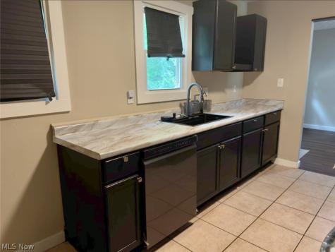 2024 Ridgehill Road Cleveland OH 44121