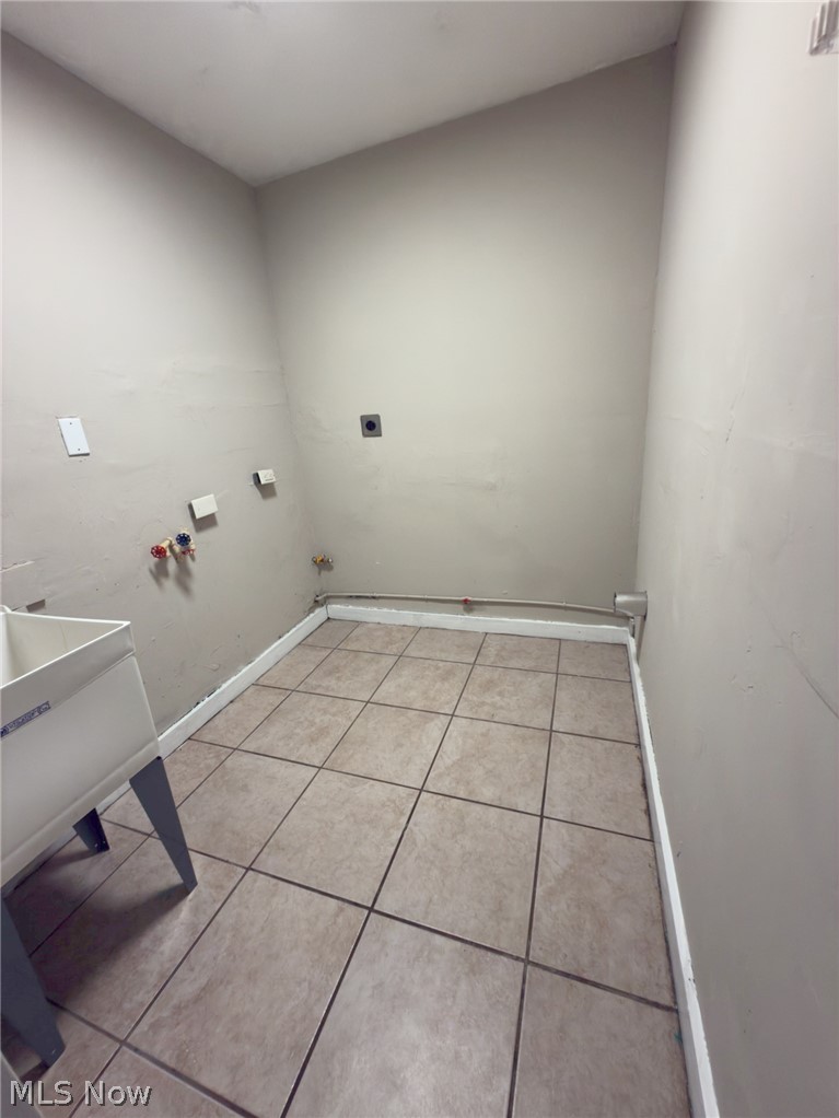 2024 Ridgehill Road Cleveland OH 44121