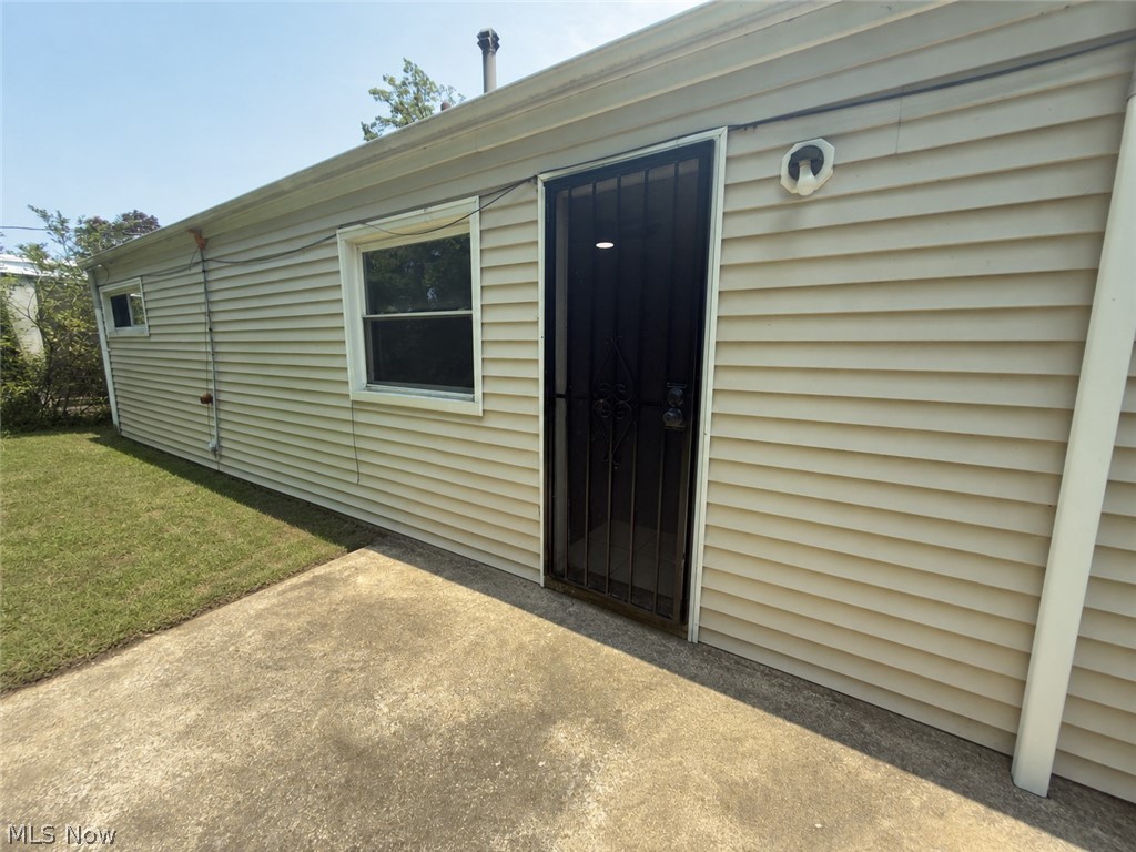 2024 Ridgehill Road Cleveland OH 44121