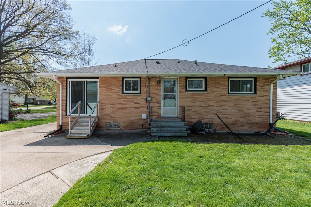 24456 Noreen Drive North Olmsted OH 44070
