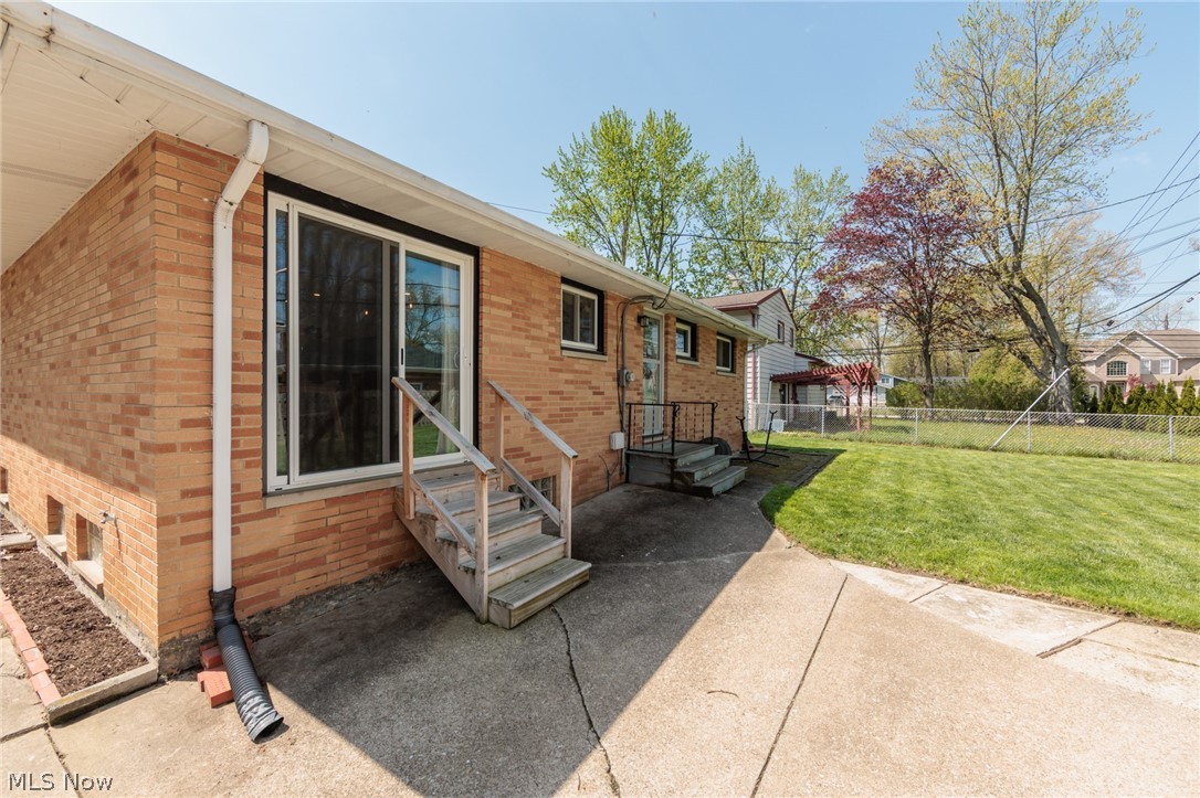 24456 Noreen Drive North Olmsted OH 44070