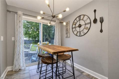 652 Iroquois Trail Willoughby OH 44094