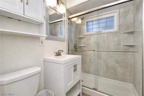 652 Iroquois Trail Willoughby OH 44094