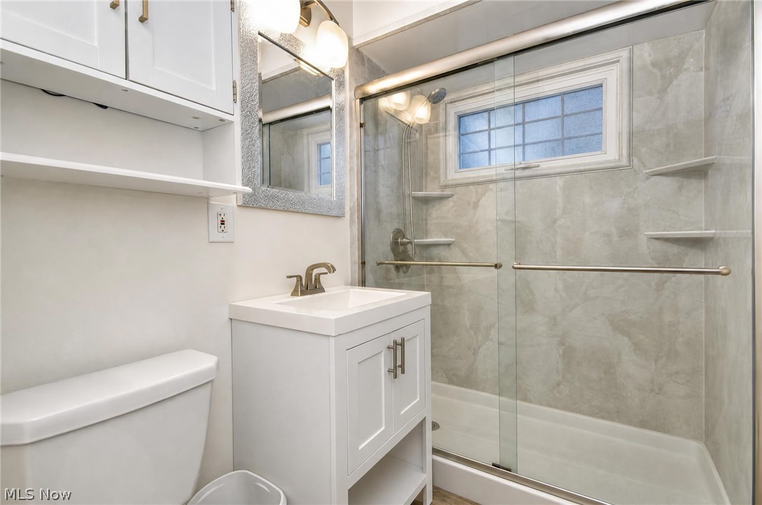 652 Iroquois Trail Willoughby OH 44094