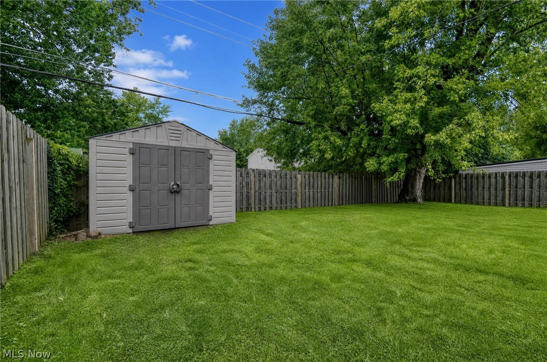 652 Iroquois Trail Willoughby OH 44094