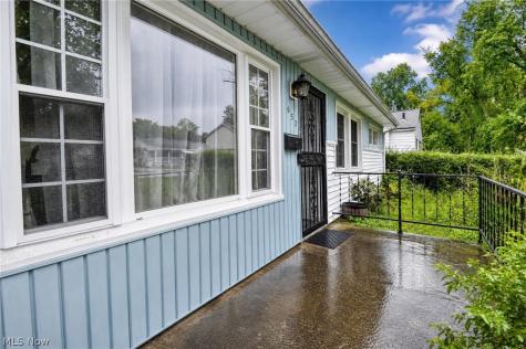 652 Iroquois Trail Willoughby OH 44094