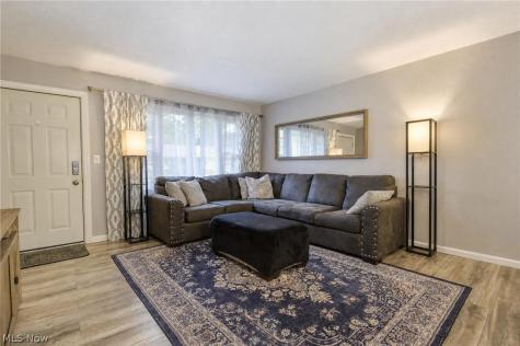 652 Iroquois Trail Willoughby OH 44094