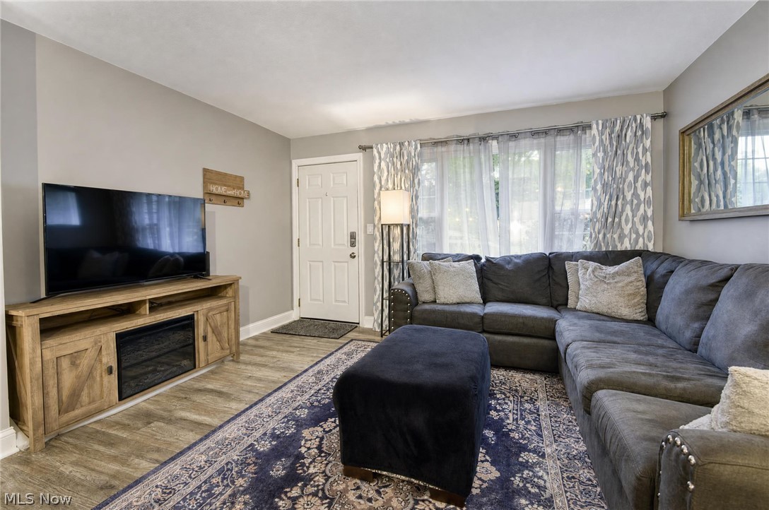 652 Iroquois Trail Willoughby OH 44094