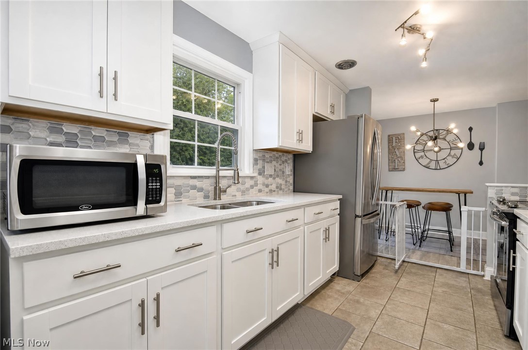 652 Iroquois Trail Willoughby OH 44094
