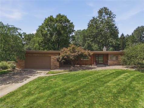 1111 Singing Brook Avenue NW Massillon OH 44646