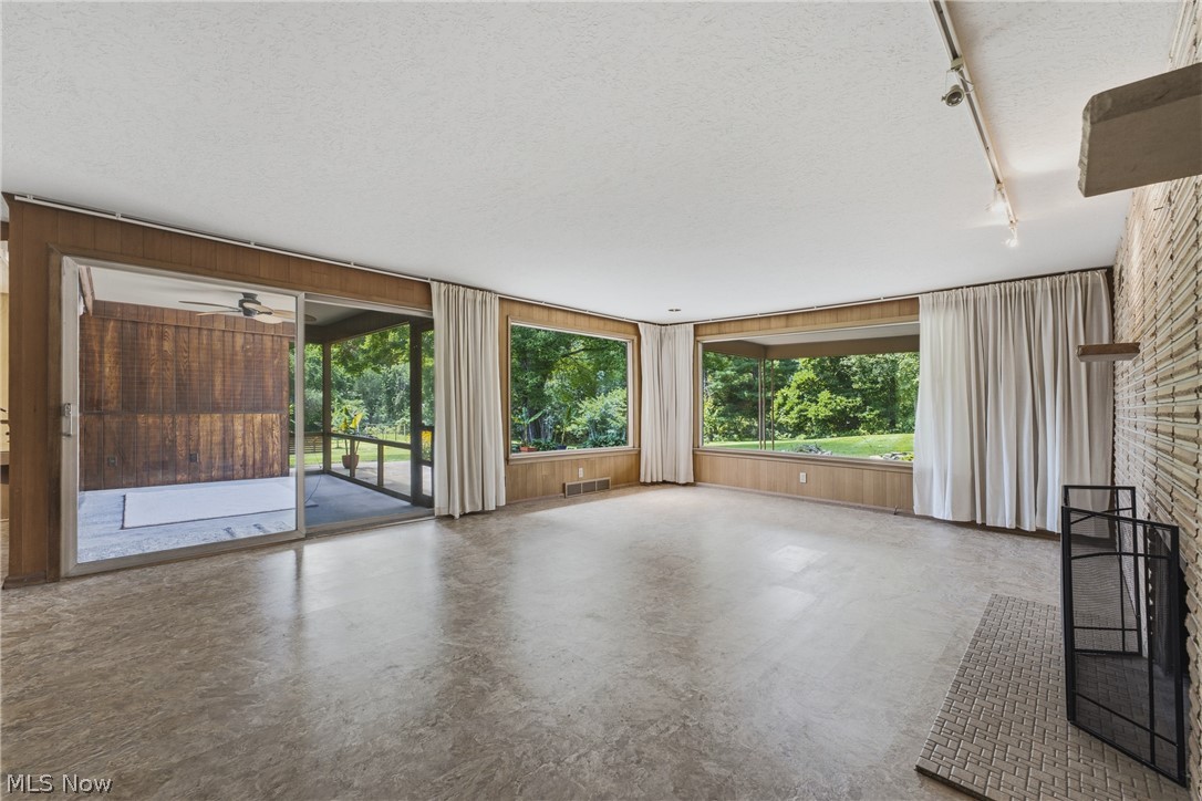 1111 Singing Brook Avenue NW Massillon OH 44646