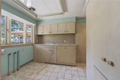 1111 Singing Brook Avenue NW Massillon OH 44646