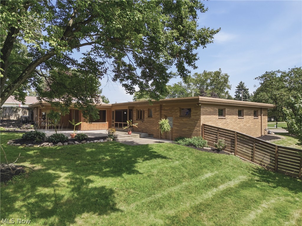 1111 Singing Brook Avenue NW Massillon OH 44646