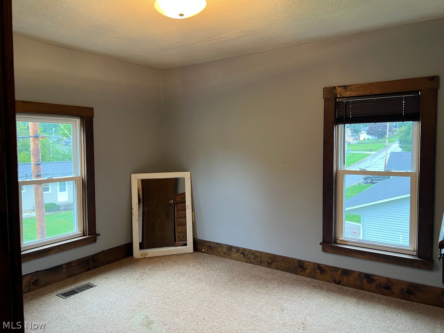 447 NE Harmon Brewster OH 44613