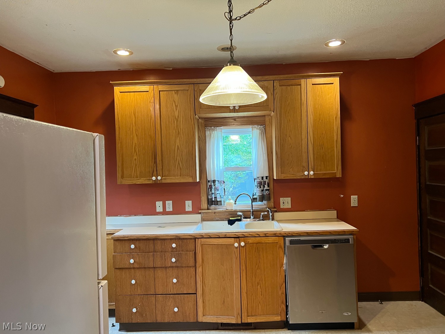447 NE Harmon Brewster OH 44613