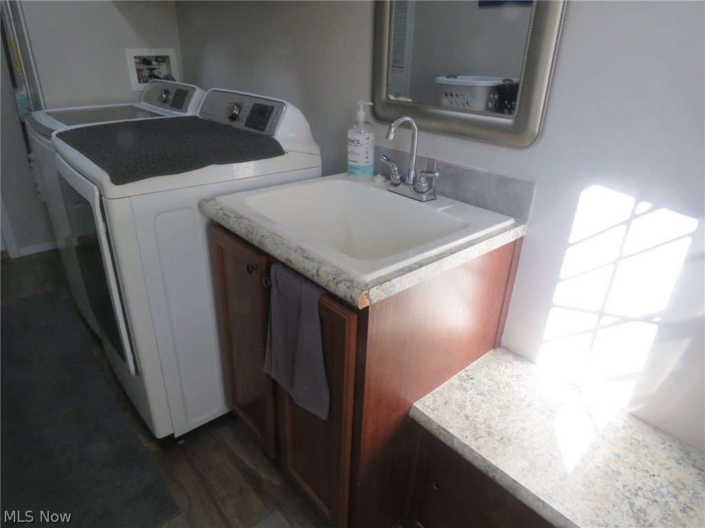 226 Hickory Circle Elyria OH 44035