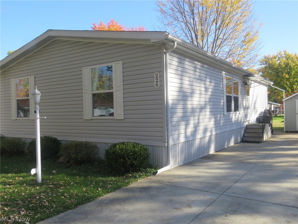 226 Hickory Circle Elyria OH 44035