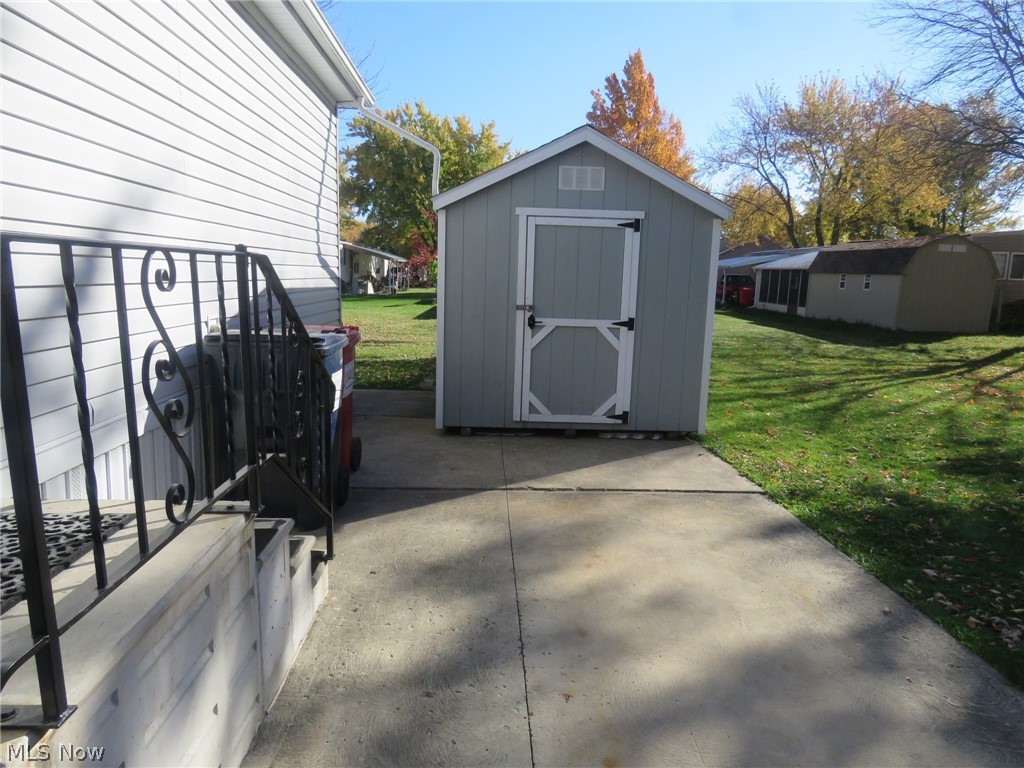 226 Hickory Circle Elyria OH 44035