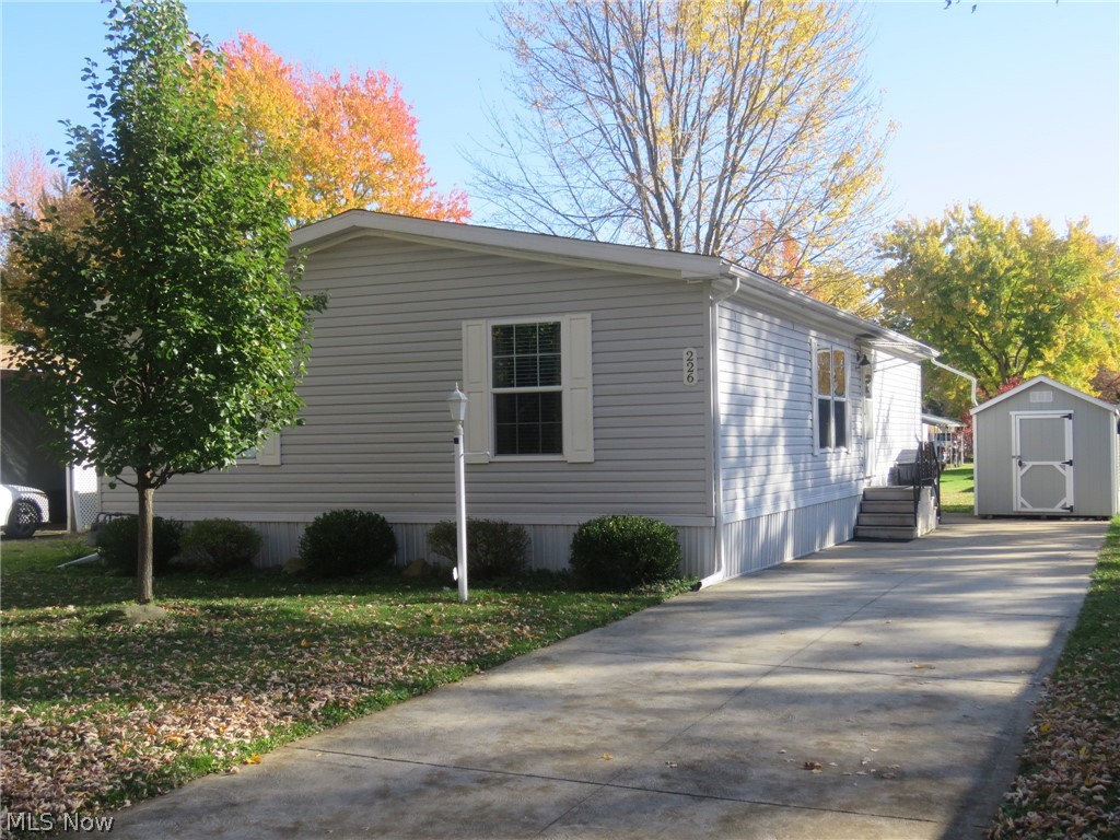 226 Hickory Circle Elyria OH 44035