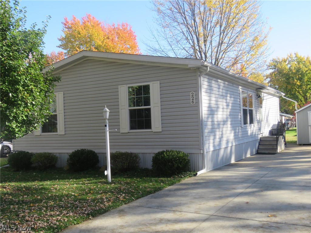 226 Hickory Circle Elyria OH 44035