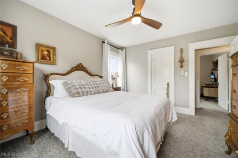 1668 Lewis Drive Lakewood OH 44107