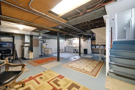 1668 Lewis Drive Lakewood OH 44107