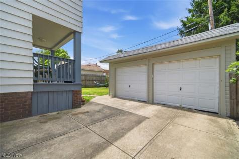 1668 Lewis Drive Lakewood OH 44107