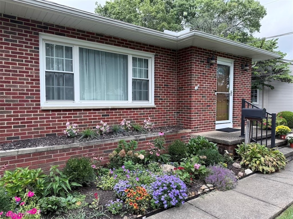 222 N Pershing Avenue Akron OH 44313