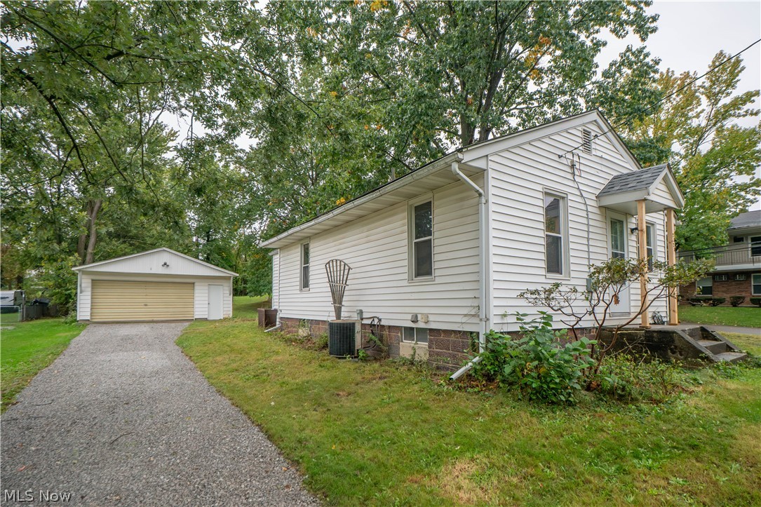 2325 Eastlawn Avenue Akron OH 44305