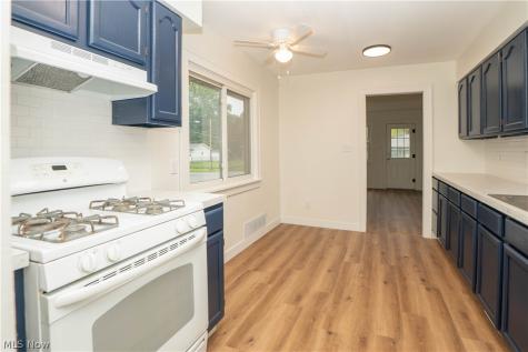 2325 Eastlawn Avenue Akron OH 44305