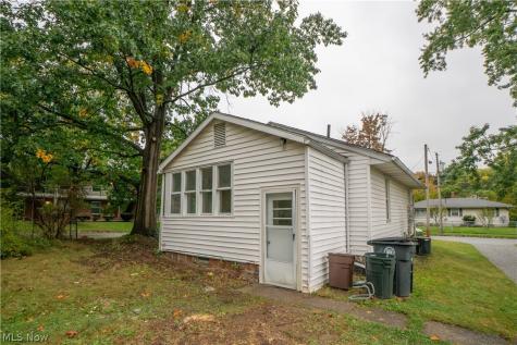 2325 Eastlawn Avenue Akron OH 44305