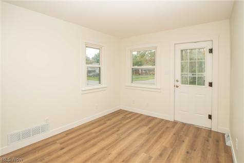 2325 Eastlawn Avenue Akron OH 44305