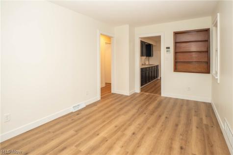 2325 Eastlawn Avenue Akron OH 44305