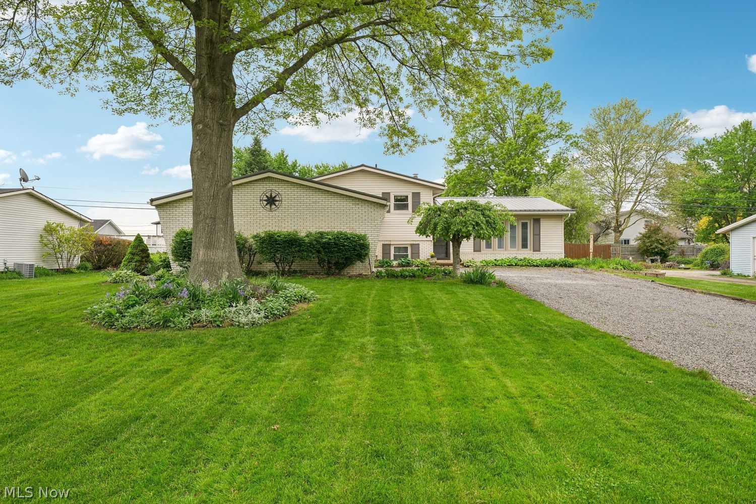 2212 Zircon Street NE Canton OH 44721