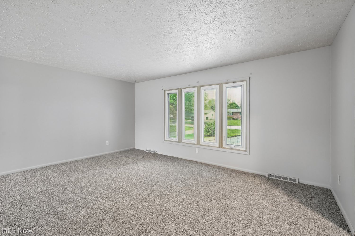 2212 Zircon Street NE Canton OH 44721