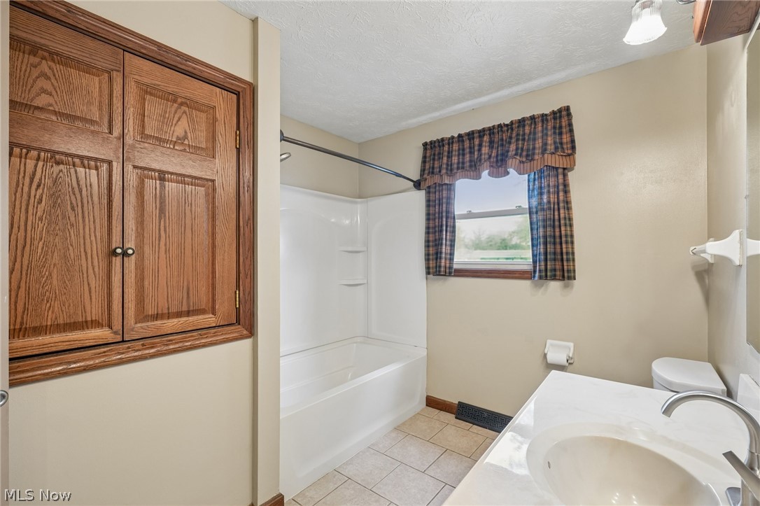 2212 Zircon Street NE Canton OH 44721