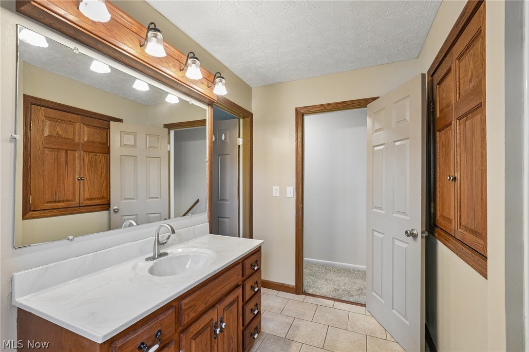 2212 Zircon Street NE Canton OH 44721