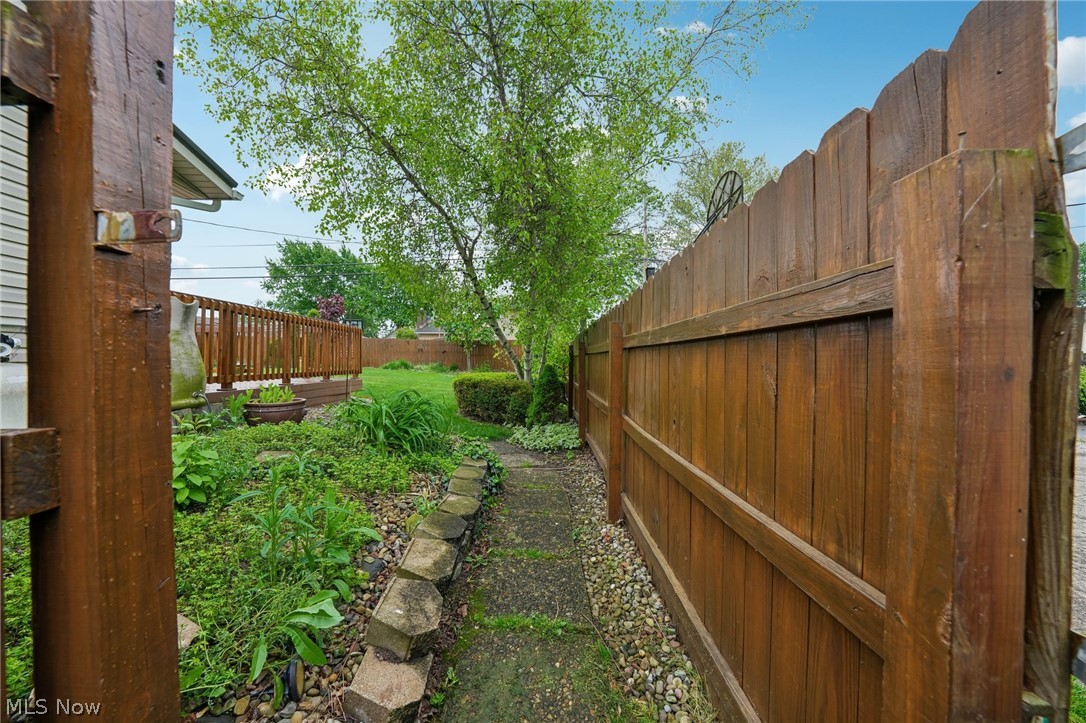 2212 Zircon Street NE Canton OH 44721