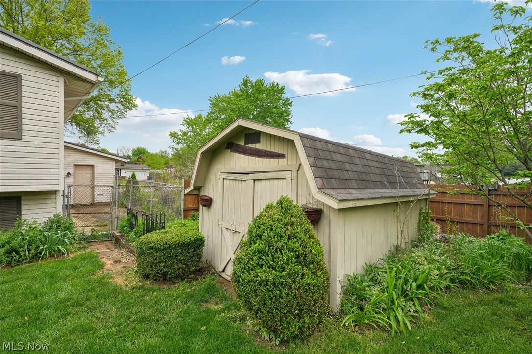 2212 Zircon Street NE Canton OH 44721