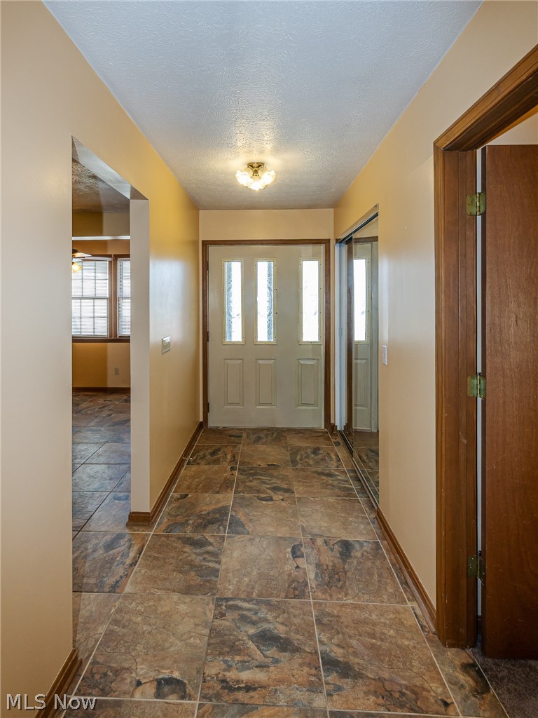 1260 Meadowview Lane Amherst OH 44001