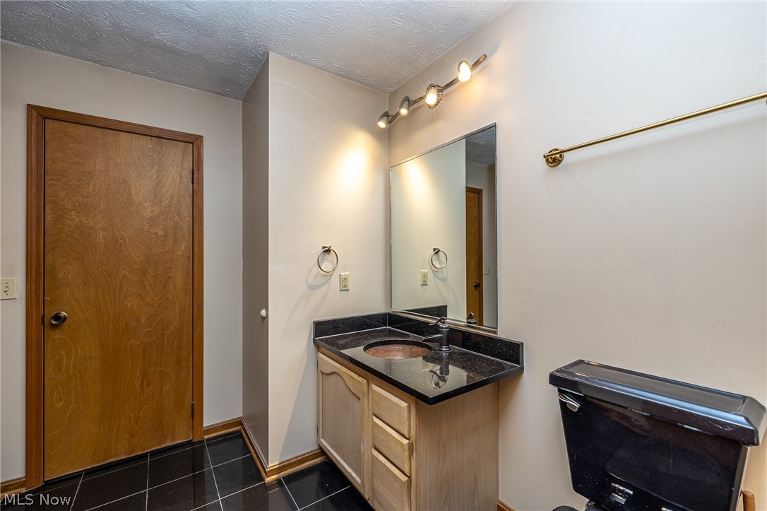 1260 Meadowview Lane Amherst OH 44001