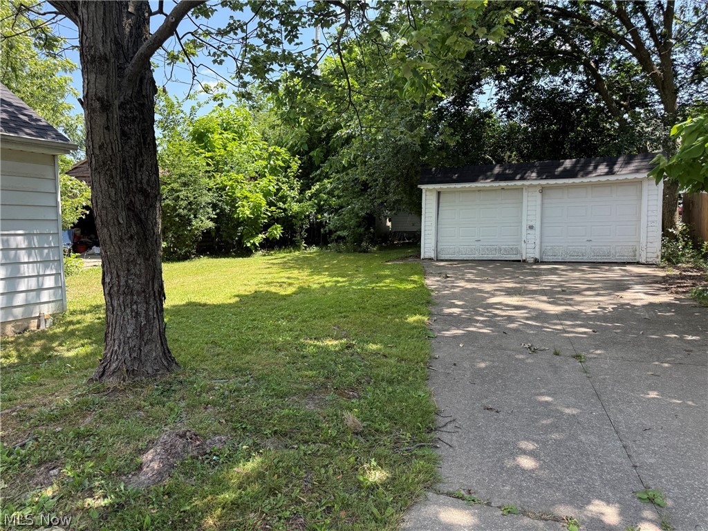 579 Helper Drive Bedford OH 44146