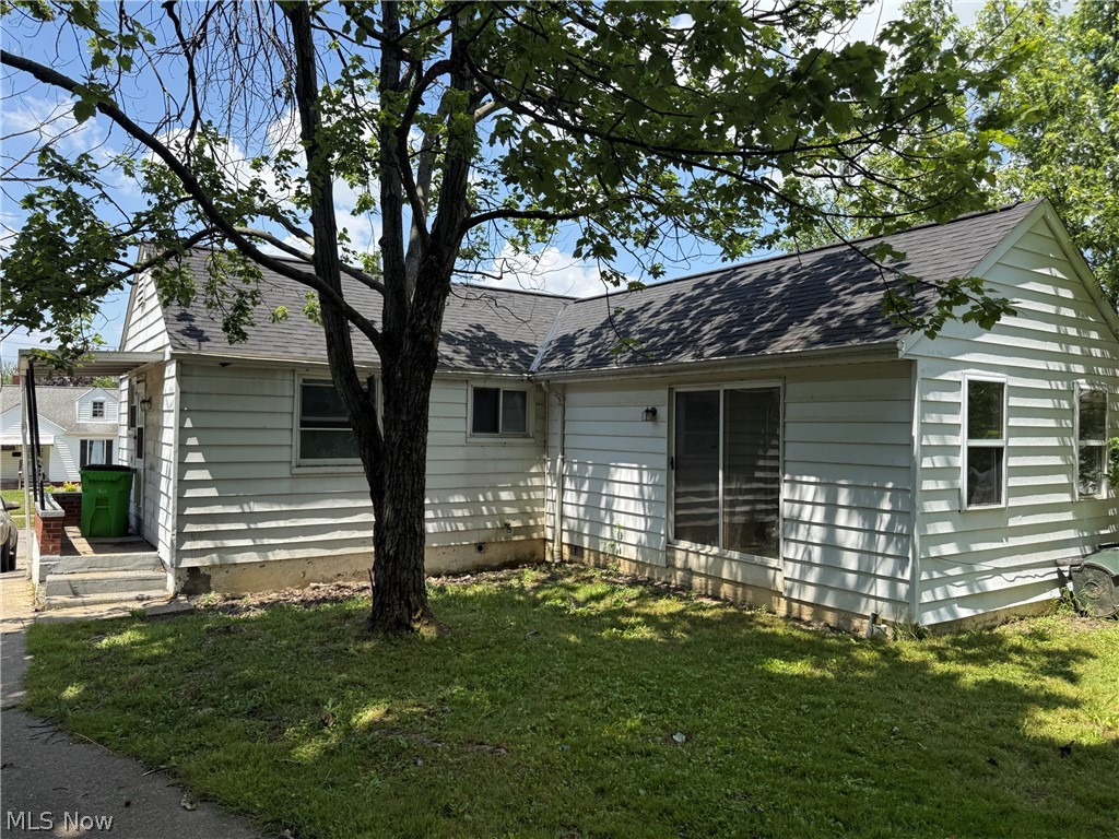 579 Helper Drive Bedford OH 44146