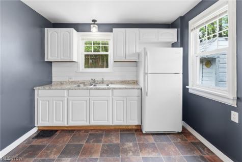 1618 Hobart Avenue NE Massillon OH 44646