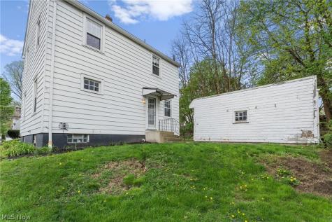 1618 Hobart Avenue NE Massillon OH 44646