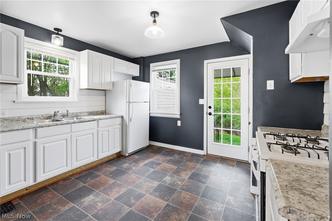 1618 Hobart Avenue NE Massillon OH 44646