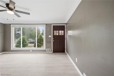 2619 Center Drive Parma OH 44134